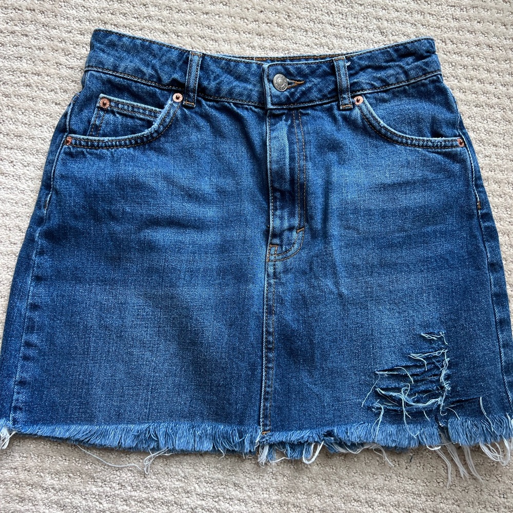 TOPSHOP raw hem denim mini skirt - size US 6/EUR 38